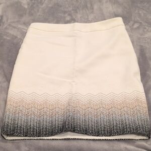 Elegant White and Black Gradient Skirt